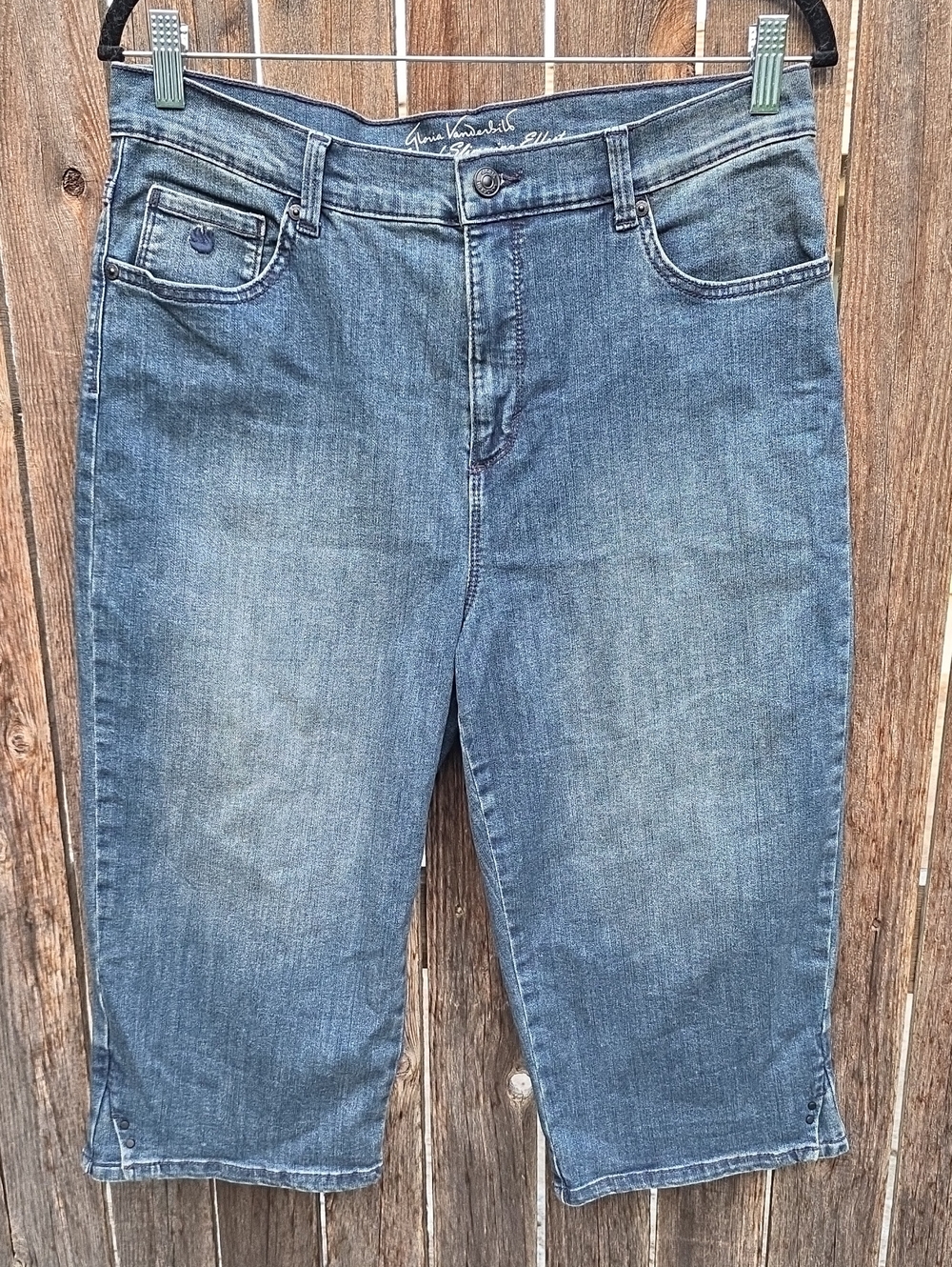 Gloria Vanderbilt Women's High Rise Blue Capri Jeans